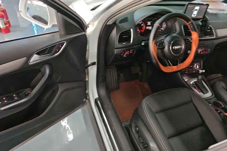 Used Audi Q3 2015 35 TFSI Ambition Edition Driver Seat