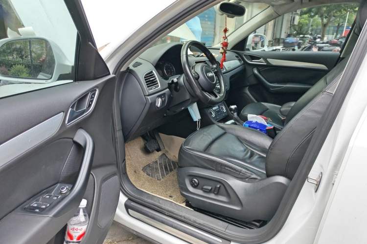 Used Audi Q3 2015 35 TFSI quattro Technology Edition Driver Seat