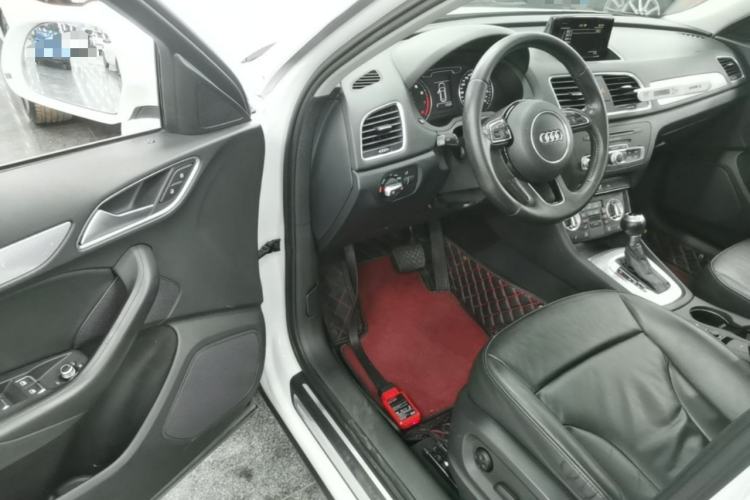 Used Audi Q3 2015 35 TFSI Ambition Edition Driver Seat