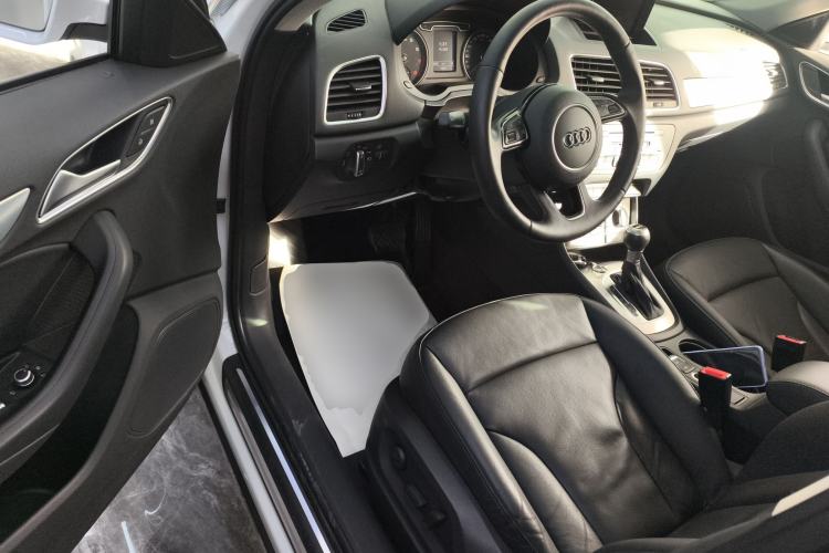 Used Audi Q3 2015 35 TFSI quattro Millionth Anniversary Edition Driver Seat