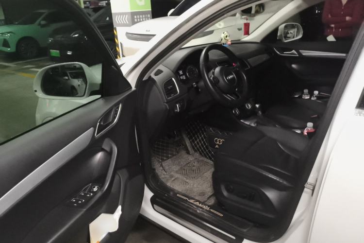 Used Audi Q3 2015 30 TFSI Comfort Model Driver Seat