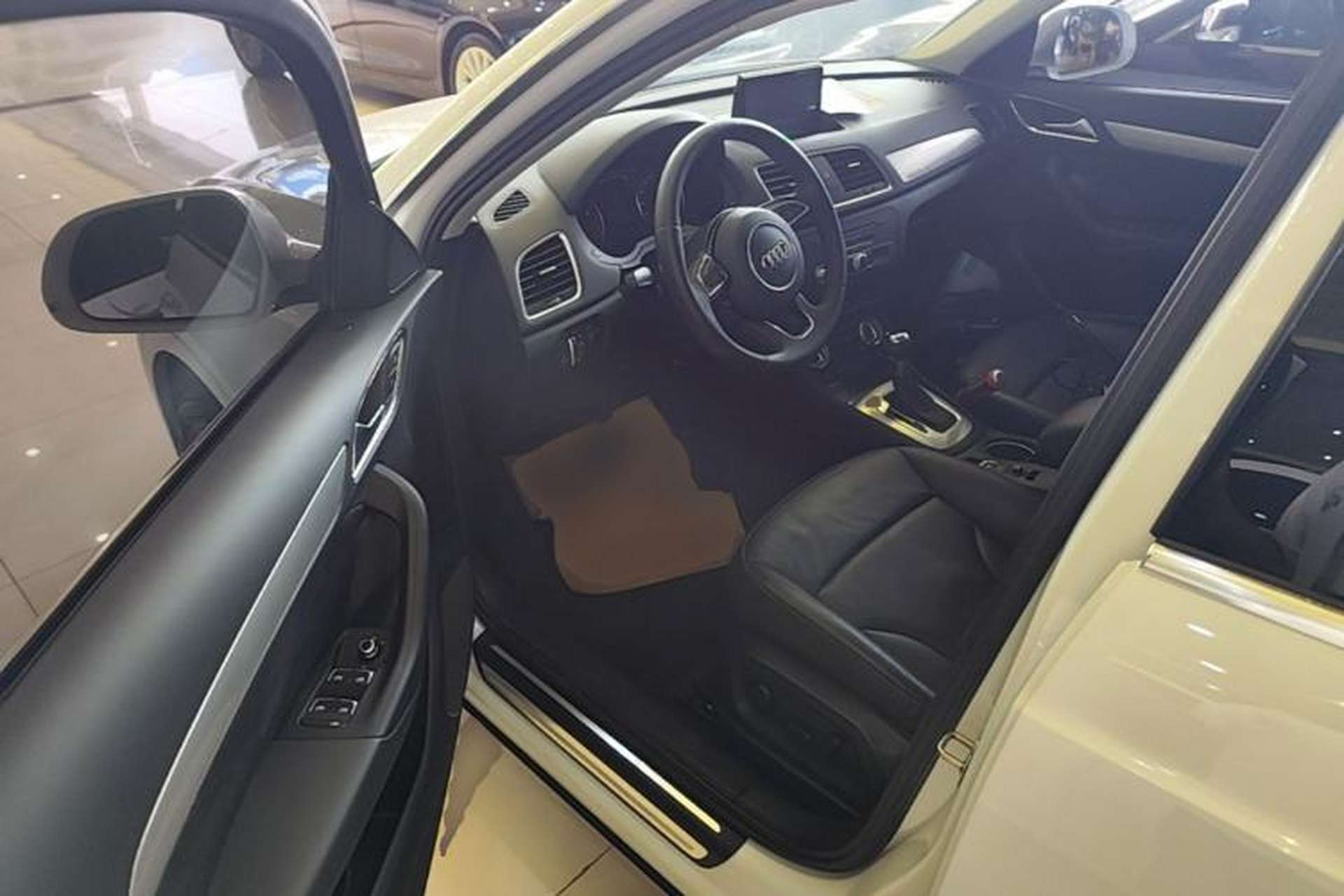 Used Audi Q3 2015 35 TFSI quattro Technology Edition Driver Seat