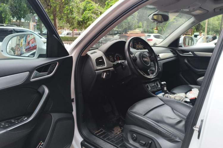 Used Audi Q3 2015 30 TFSI Comfort Model Driver Seat