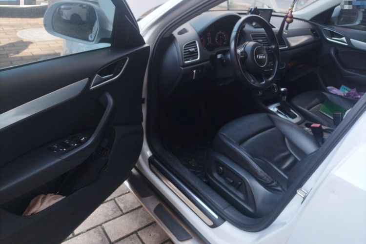 Used Audi Q3 2015 30 TFSI Comfort Model Driver Seat