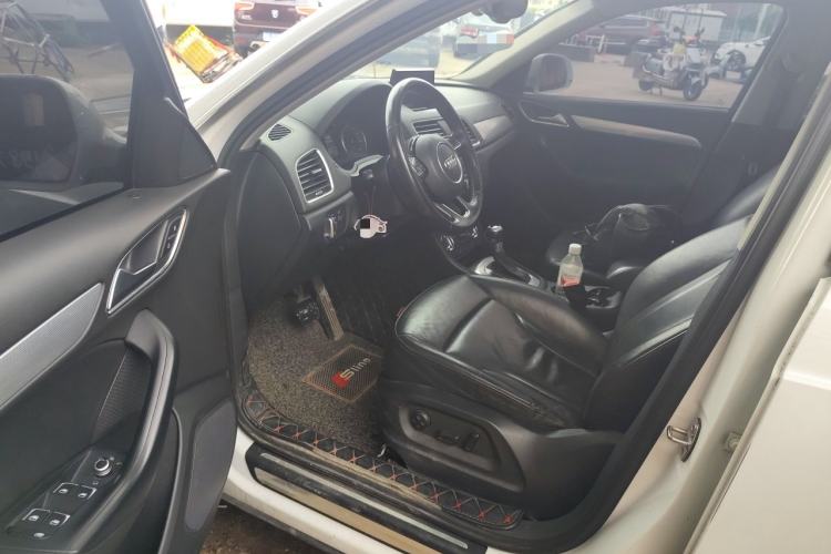 Used Audi Q3 2015 35 TFSI Comfort Model Driver Seat