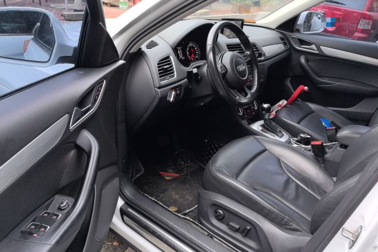 Used Audi Q3 2015 30 TFSI Comfort Model Driver Seat