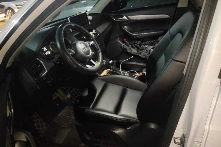 Used Audi Q3 2015 30 TFSI Ambition Edition Driver Seat
