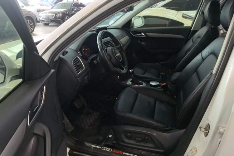 Used Audi Q3 2015 30 TFSI Ambition Edition Driver Seat