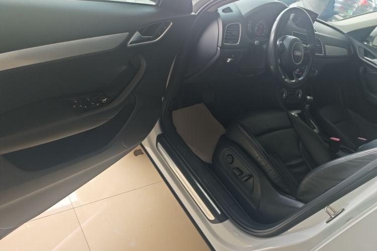 Used Audi Q3 2015 35 TFSI Comfort Model Driver Seat