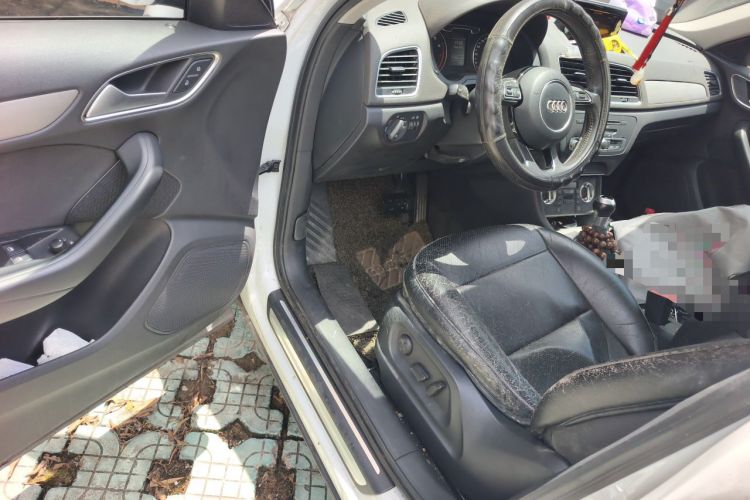 Used Audi Q3 2015 35 TFSI Ambition Edition Driver Seat