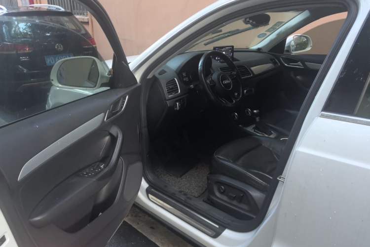 Used Audi Q3 2015 30 TFSI Comfort Model Driver Seat