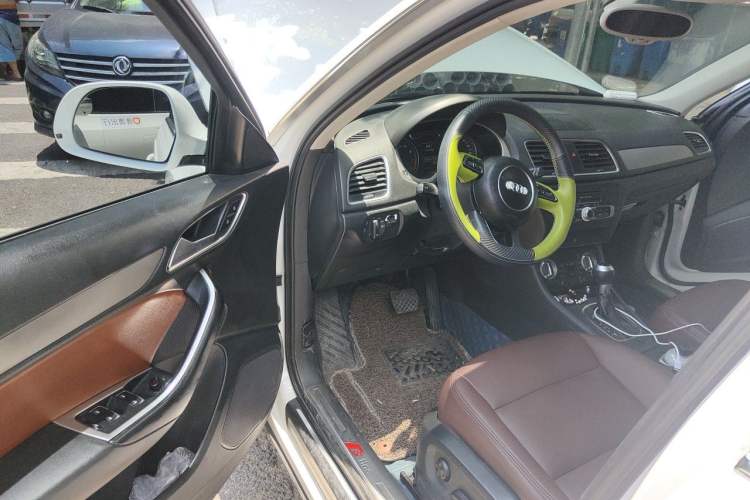 Used Audi Q3 2015 30 TFSI Comfort Model Driver Seat