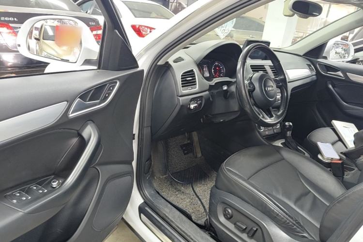 Used Audi Q3 2015 30 TFSI Comfort Model Driver Seat