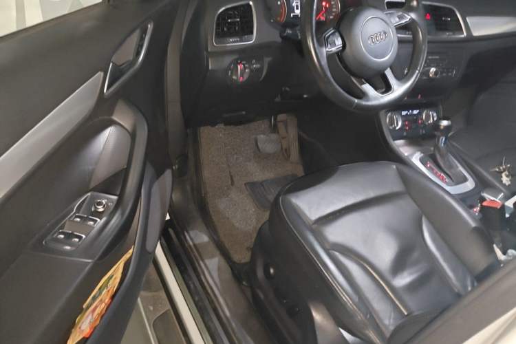 Used Audi Q3 2015 30 TFSI Comfort Model Driver Seat