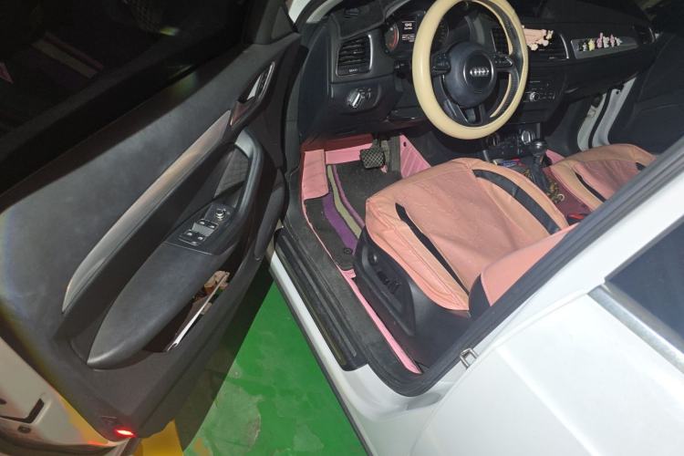 Used Audi Q3 2015 35 TFSI Ambition Edition Driver Seat