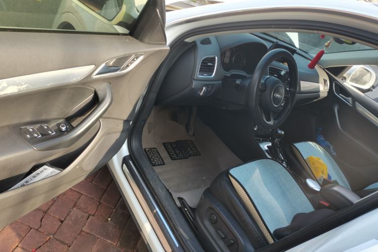 Used Audi Q3 2015 30 TFSI Comfort Model Driver Seat