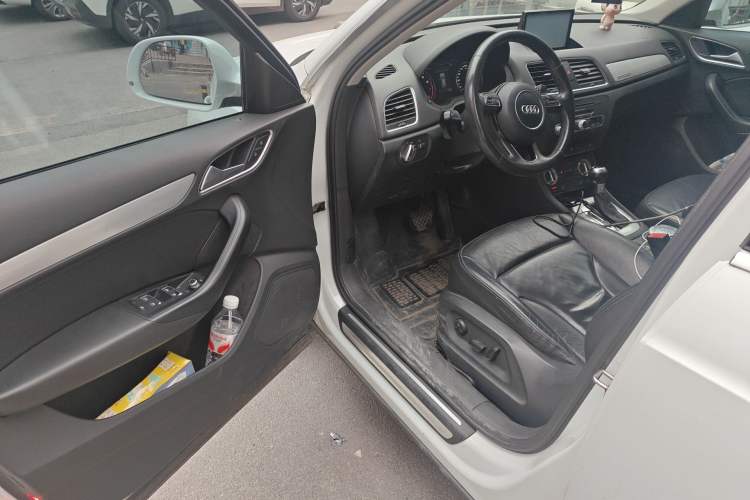 Used Audi Q3 2015 35 TFSI quattro Technology Edition Driver Seat