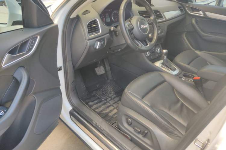 Used Audi Q3 2015 35 TFSI Comfort Model Driver Seat