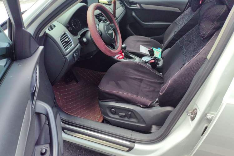 Used Audi Q3 2015 30 TFSI Ambition Edition Driver Seat