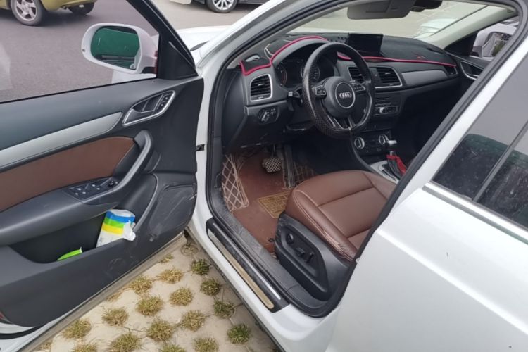 Used Audi Q3 2015 35 TFSI Ambition Edition Driver Seat