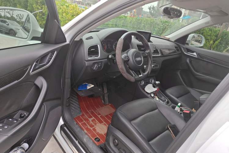 Used Audi Q3 2015 35 TFSI Ambition Edition Driver Seat