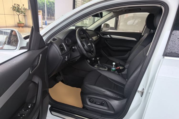 Used Audi Q3 2015 35 TFSI quattro Technology Edition Driver Seat