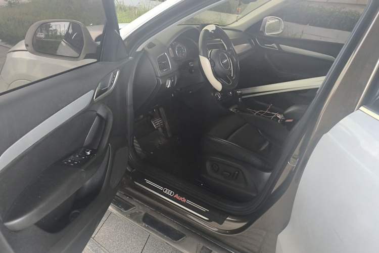Used Audi Q3 2015 35 TFSI Comfort Model Driver Seat