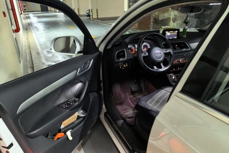Used Audi Q3 2015 30 TFSI Ambition Edition Driver Seat
