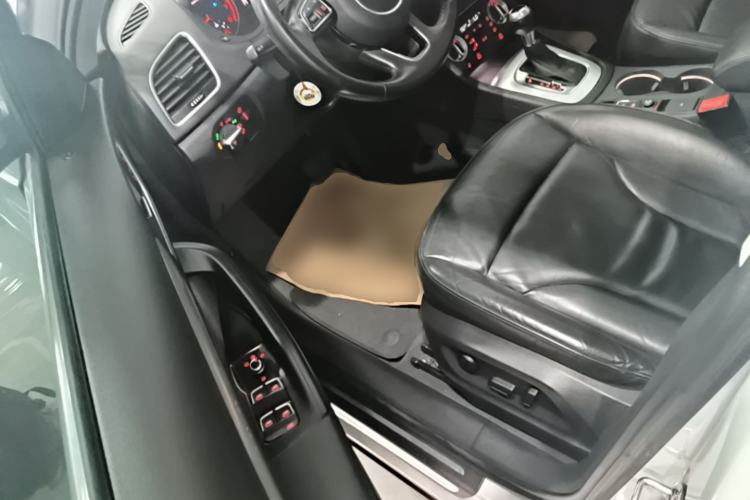 Used Audi Q3 2015 35 TFSI Millionth Anniversary Comfort Model Driver Seat