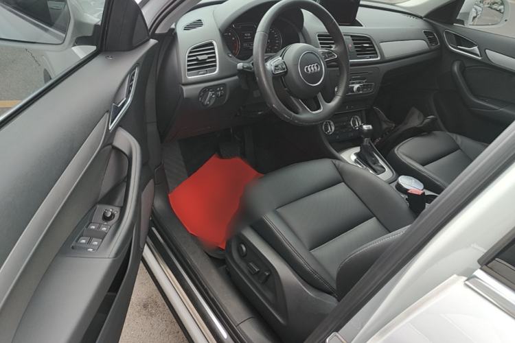 Used Audi Q3 2015 30 TFSI Ambition Edition Driver Seat