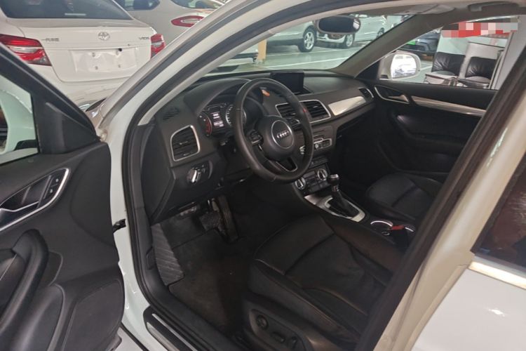 Used Audi Q3 2015 35 TFSI Millionth Anniversary Comfort Model Driver Seat