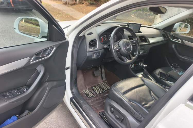 Used Audi Q3 2015 35 TFSI Comfort Model Driver Seat