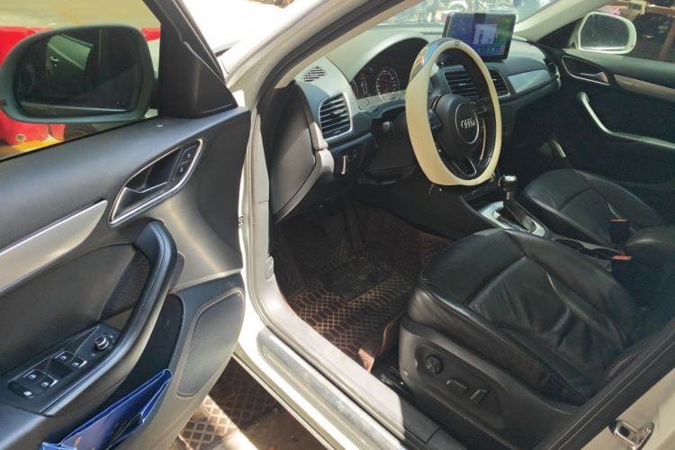 Used Audi Q3 2015 35 TFSI Comfort Model Driver Seat