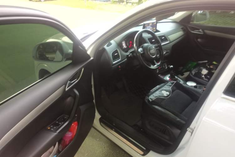 Used Audi Q3 2015 30 TFSI Comfort Model Driver Seat