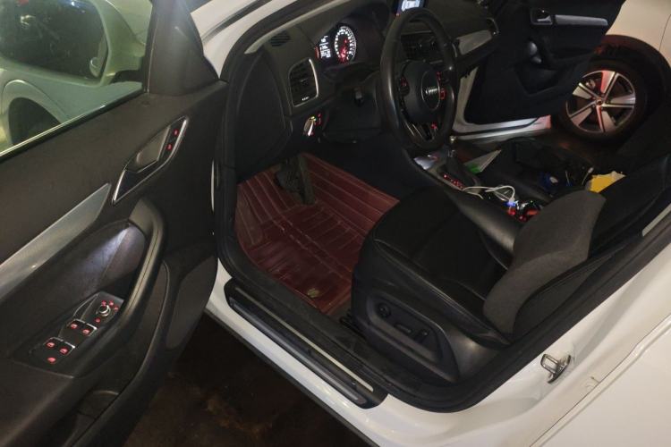 Used Audi Q3 2015 35 TFSI Comfort Model Driver Seat