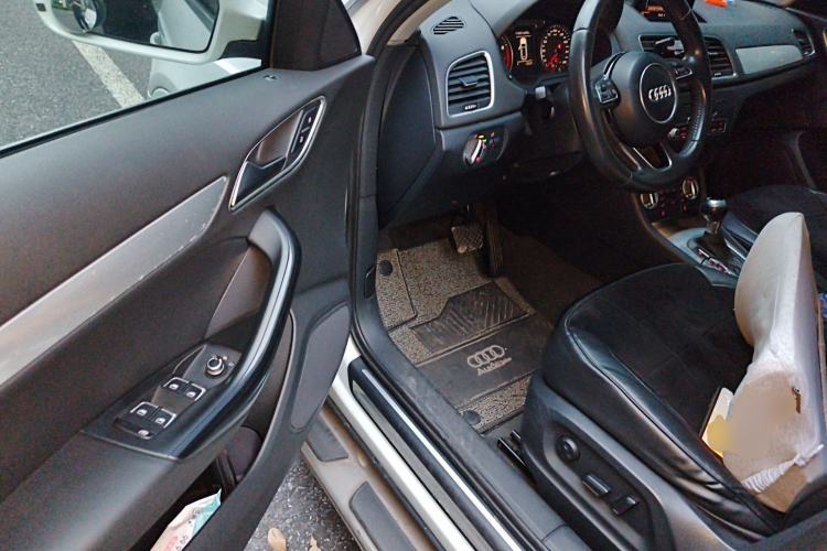 Used Audi Q3 2015 30 TFSI Comfort Model Driver Seat