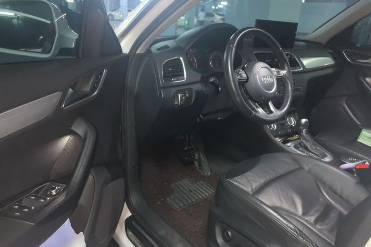 Used Audi Q3 2015 35 TFSI Ambition Edition Driver Seat