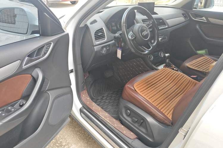 Used Audi Q3 2015 30 TFSI Ambition Edition Driver Seat