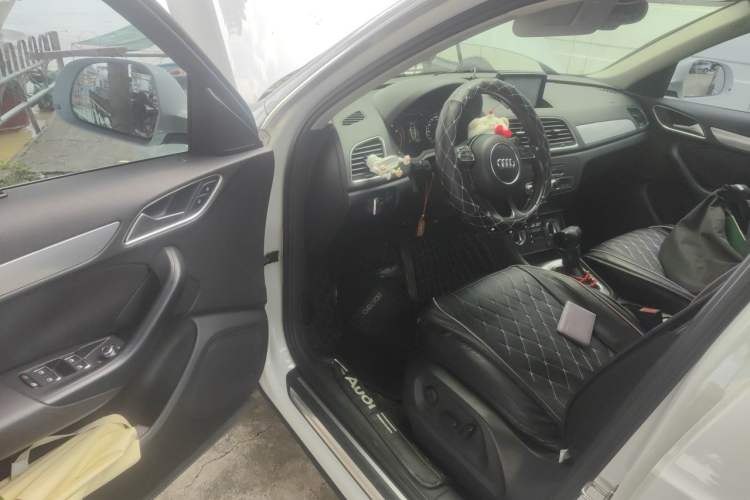 Used Audi Q3 2015 35 TFSI Comfort Model Driver Seat