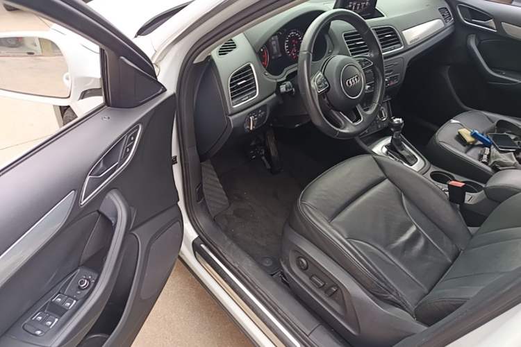 Used Audi Q3 2015 35 TFSI quattro Technology Edition Driver Seat