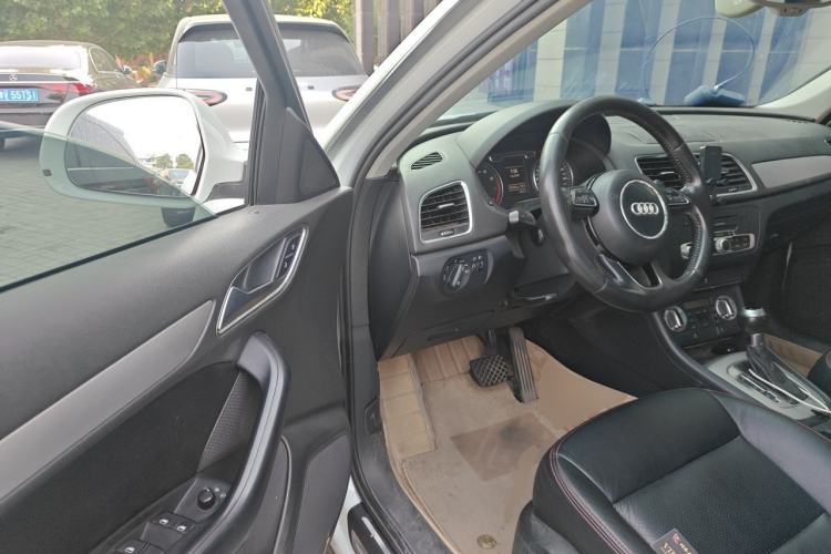 Used Audi Q3 2015 35 TFSI Ambition Edition Driver Seat