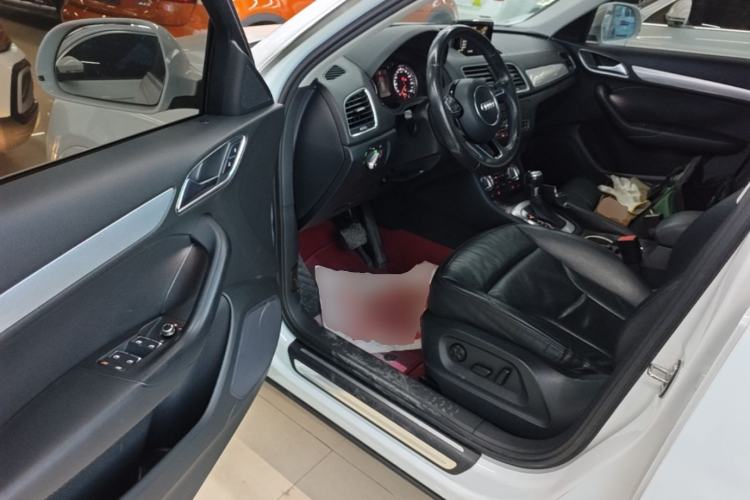 Used Audi Q3 2015 35 TFSI quattro Technology Edition Driver Seat