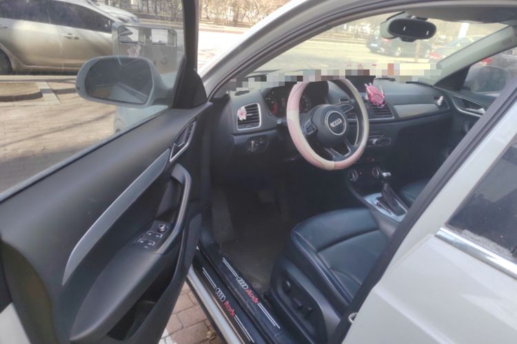 Used Audi Q3 2015 35 TFSI quattro Technology Edition Driver Seat