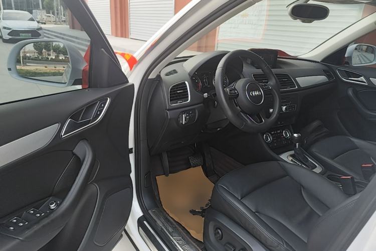 Used Audi Q3 2015 35 TFSI Comfort Model Driver Seat