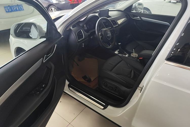 Used Audi Q3 2015 35 TFSI Millionth Anniversary Comfort Model Driver Seat