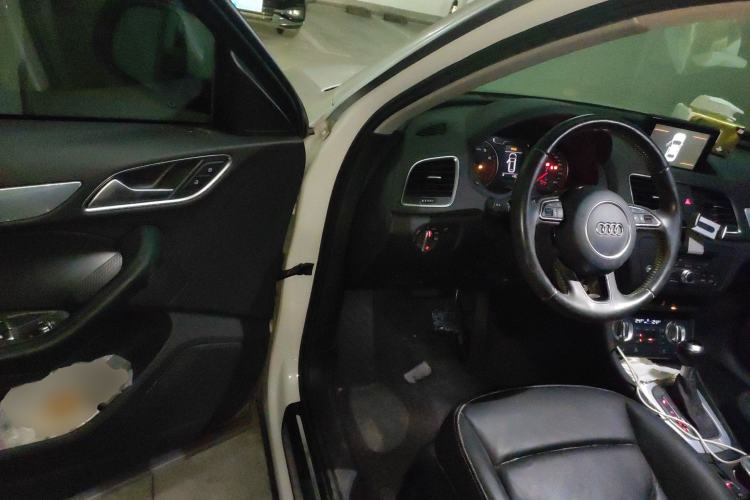Used Audi Q3 2015 35 TFSI Comfort Model Driver Seat