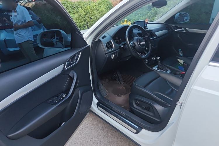 Used Audi Q3 2015 35 TFSI Comfort Model Driver Seat