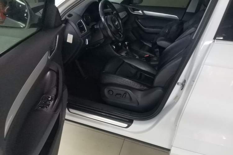 Used Audi Q3 2015 35 TFSI Comfort Model Driver Seat