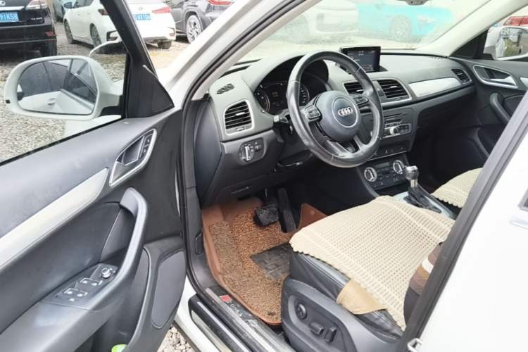 Used Audi Q3 2015 35 TFSI quattro Technology Edition Driver Seat