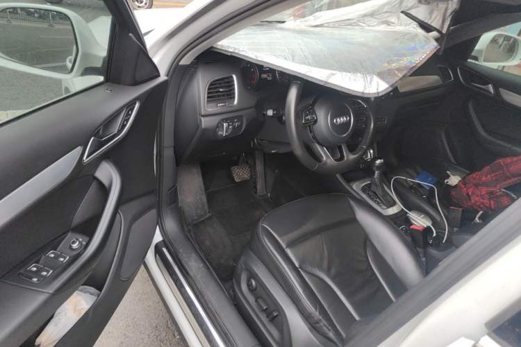 Used Audi Q3 2015 30 TFSI Comfort Model Driver Seat